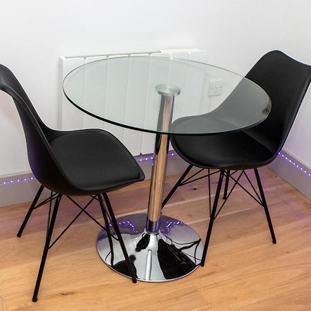 Stunning 1-Bedroom Flat In London! מראה חיצוני תמונה